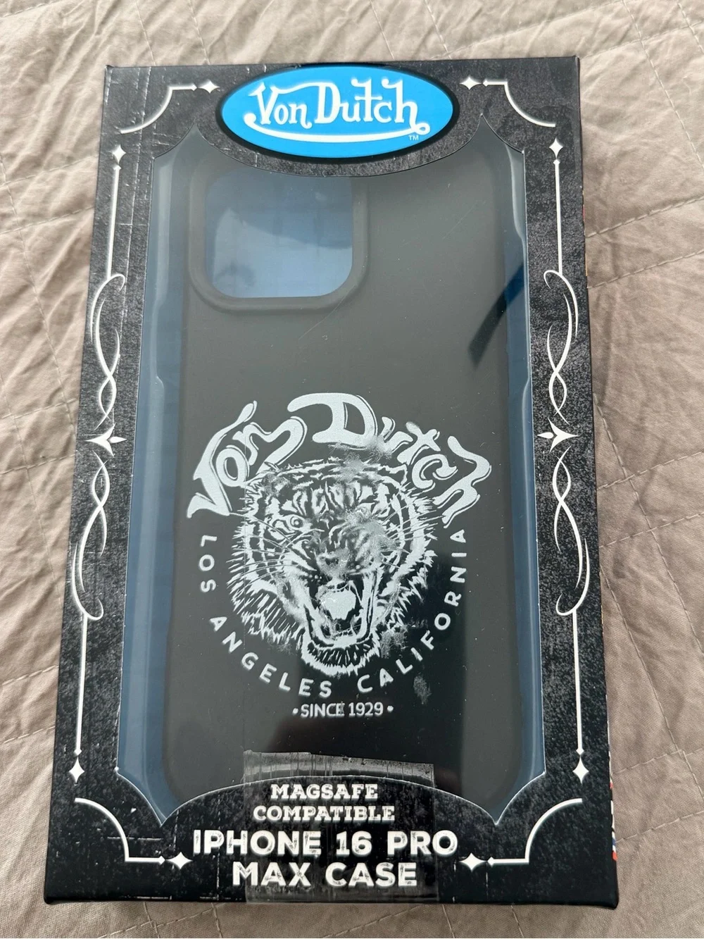Von Dutch sleek black